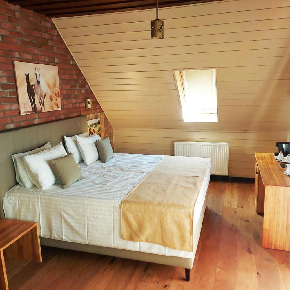 Maggie'S Ranch Hotel ริชนอฟ ภายนอก รูปภาพ