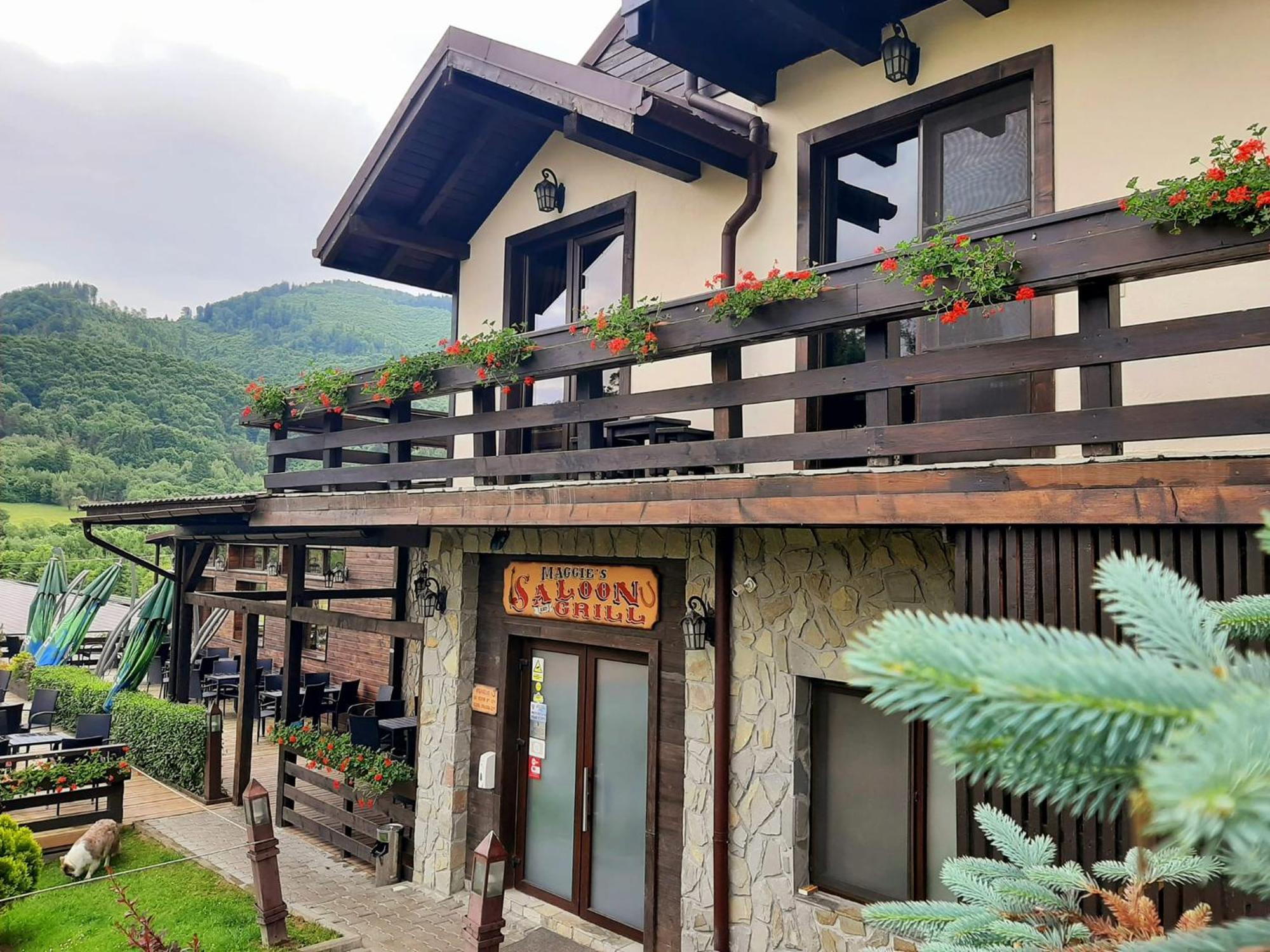 Maggie'S Ranch Hotel ริชนอฟ ภายนอก รูปภาพ