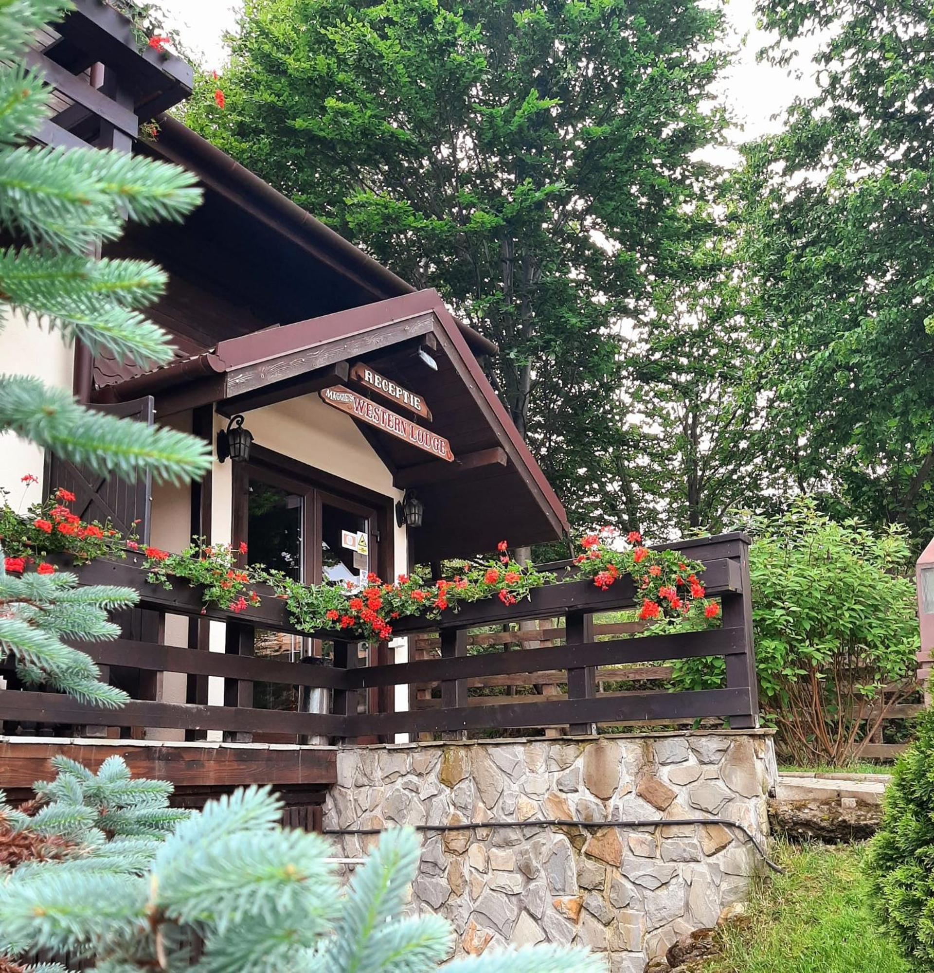 Maggie'S Ranch Hotel ริชนอฟ ภายนอก รูปภาพ