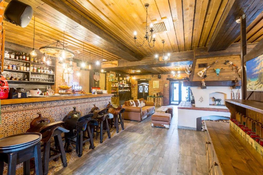 Maggie'S Ranch Hotel ริชนอฟ ภายนอก รูปภาพ