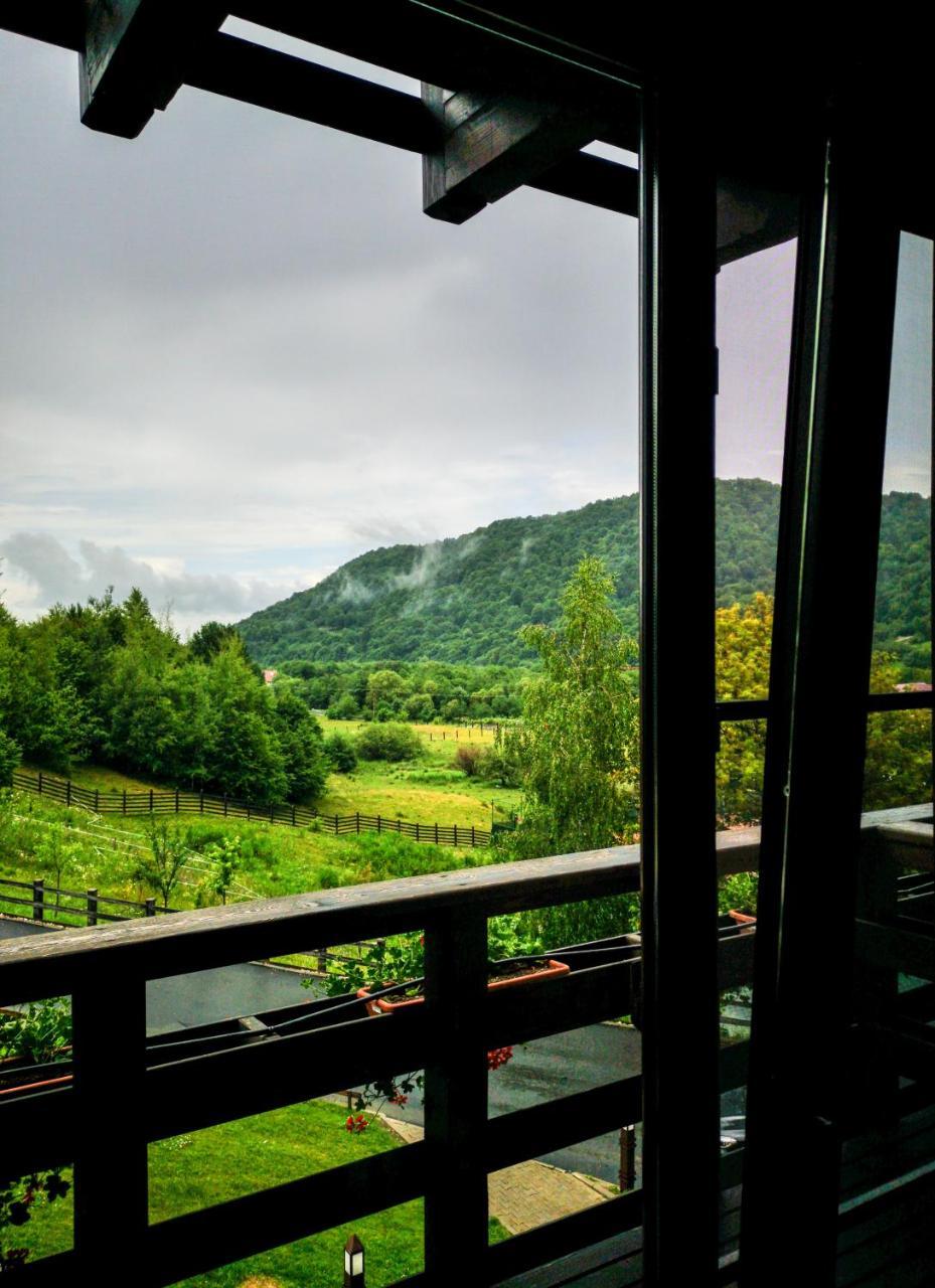 Maggie'S Ranch Hotel ริชนอฟ ภายนอก รูปภาพ