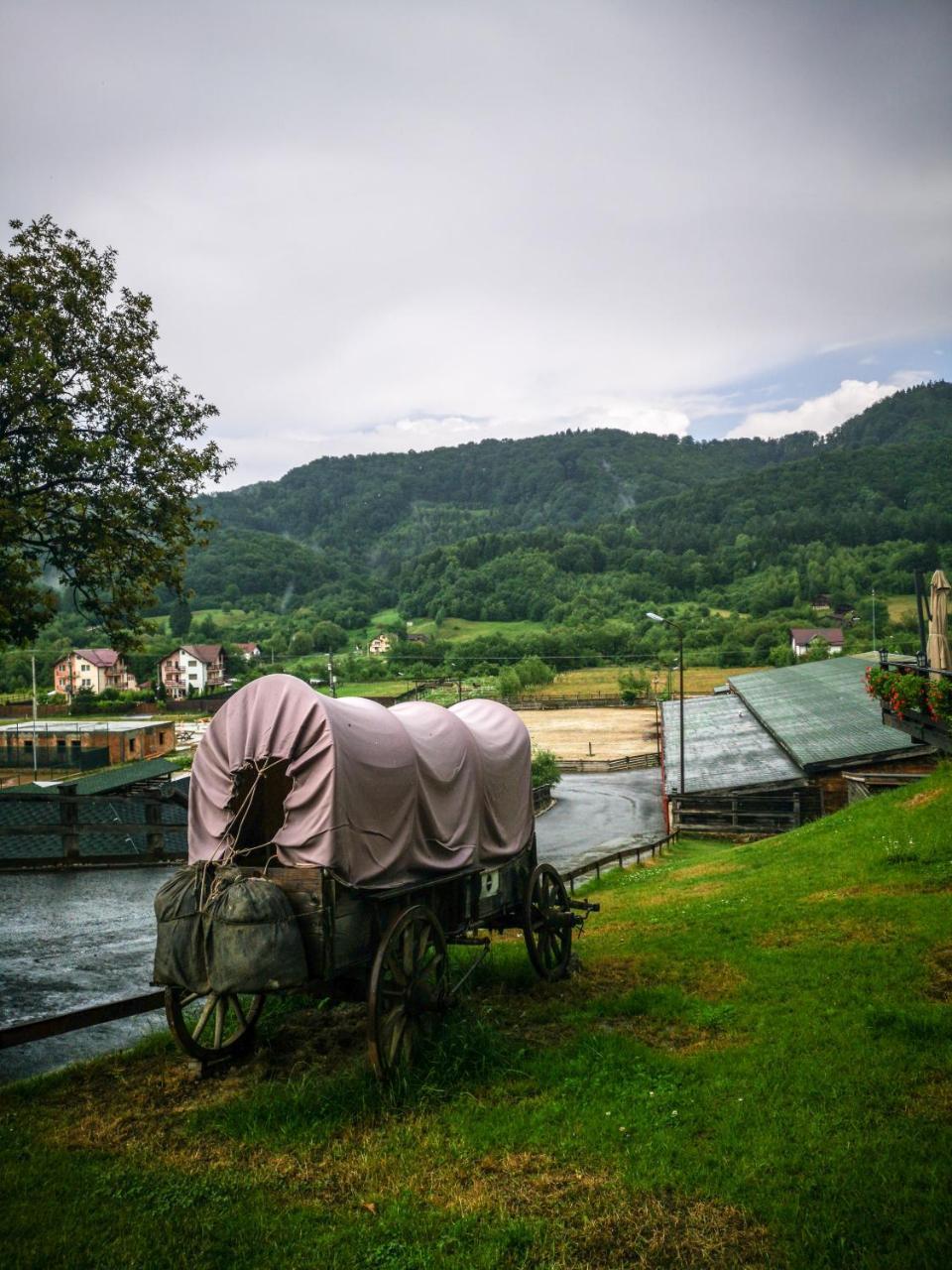Maggie'S Ranch Hotel ริชนอฟ ภายนอก รูปภาพ